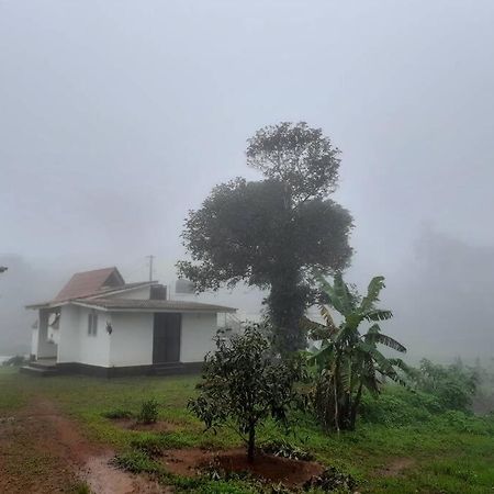 Farmstay In ചില്ലുകൂടാരം At Les Domki Et Al. Vagamon Bagian luar foto