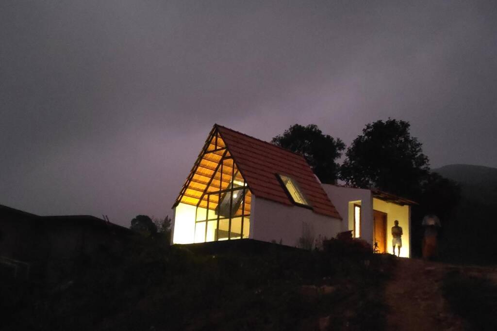 Farmstay In ചില്ലുകൂടാരം At Les Domki Et Al. Vagamon Bagian luar foto