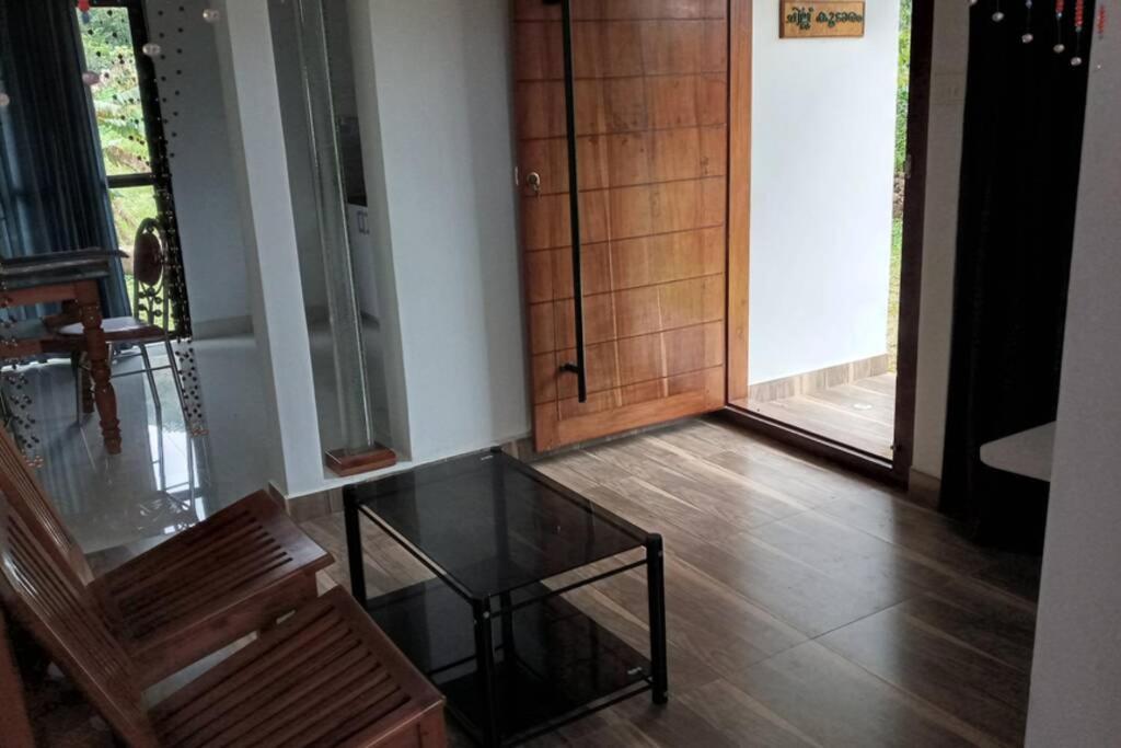 Farmstay In ചില്ലുകൂടാരം At Les Domki Et Al. Vagamon Bagian luar foto