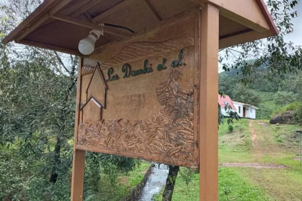 Farmstay In ചില്ലുകൂടാരം At Les Domki Et Al. Vagamon Bagian luar foto