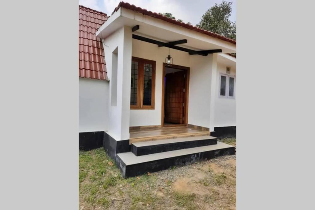 Farmstay In ചില്ലുകൂടാരം At Les Domki Et Al. Vagamon Bagian luar foto